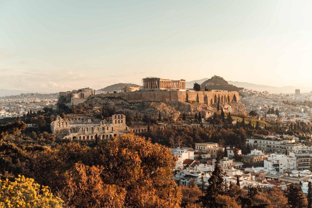 Ausblick auf die akropolis in athen vom pnyx panorama