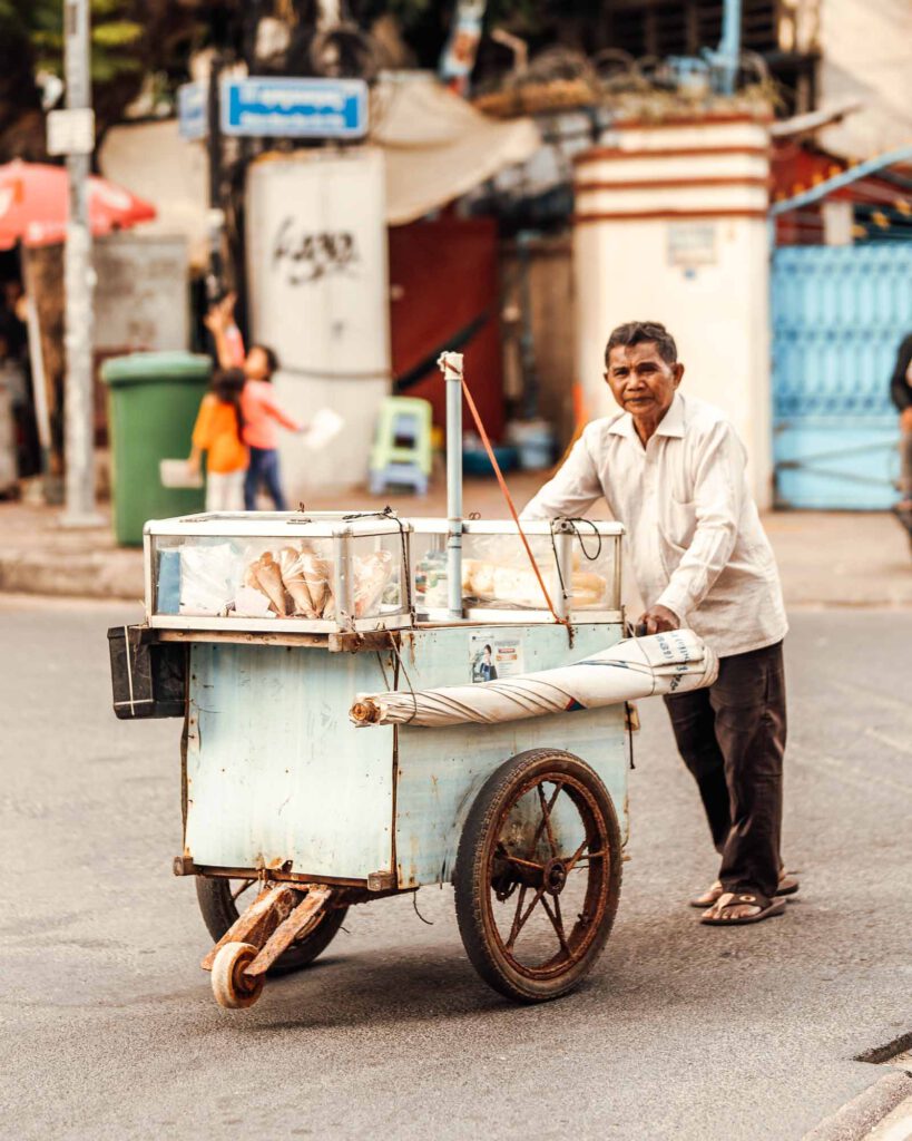 Streetfood stand in phnom penh, kambodscha