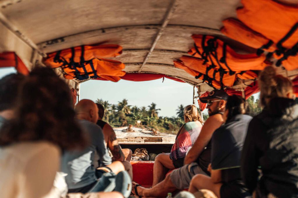 Mit dem boot von battambang nach siem reap, kambodscha