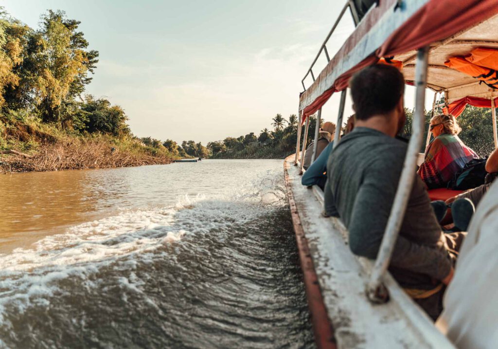 Bootstour durch den fluss sangker von battambang nach siem reap